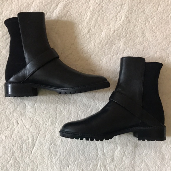NWOB | Stuart Weitzman | Black Leather Ryder Lift Gold Buckle Bootie Size 7 - Picture 2 of 10